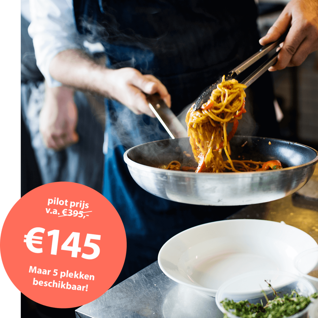 Button met restaurant deal met tijdelijke prijs €145 + afbeelding van kok die dampende pasta serveert